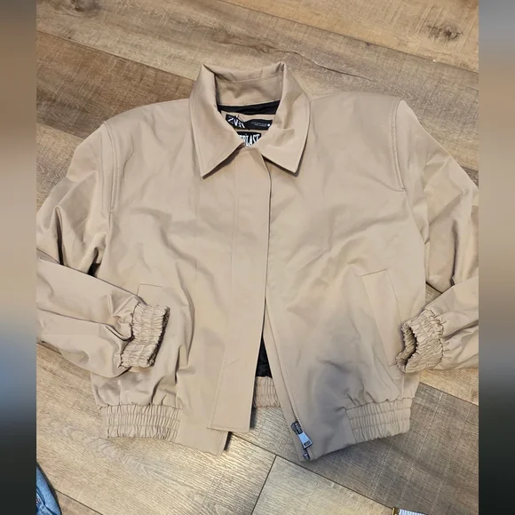 Zara x Everlast ($129) Cropped Bomber Jacket Beige Logo Athletic Jacket NWT - Picture 2 of 8
